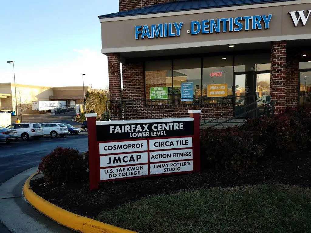 Samfar Dentistry - Professional dental clinic exterior with modern facilities