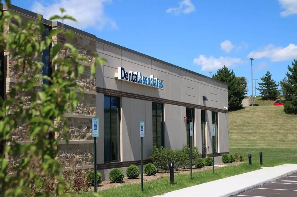 Dental Associates - Waukesha - Professional dental clinic exterior with modern facilities