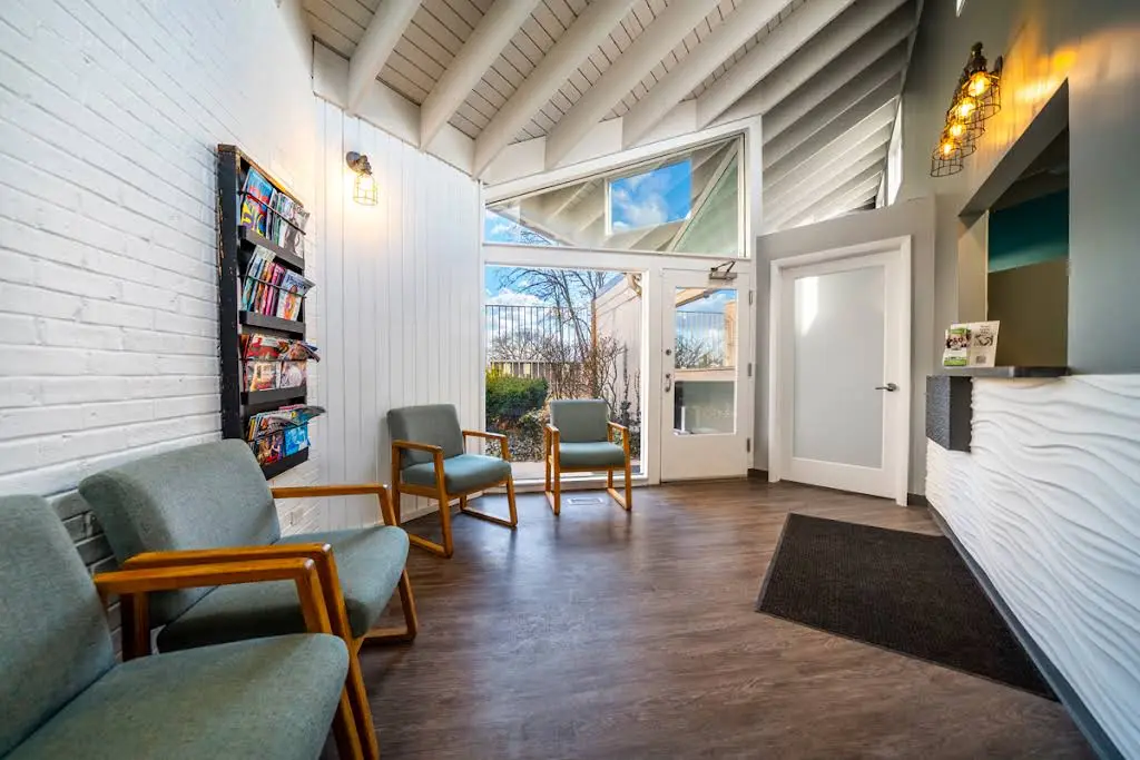Steger Smiles - Professional dental clinic exterior with modern facilities