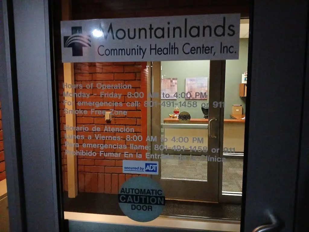 Mountainlands Dental Office - Professional dental clinic exterior with modern facilities