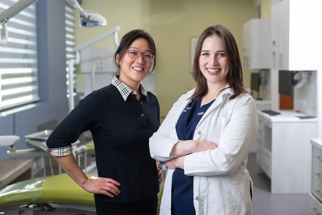 Rockford Pediatric Dentistry - Dr. Duran & Dr. Lu - Professional dental clinic exterior with modern facilities