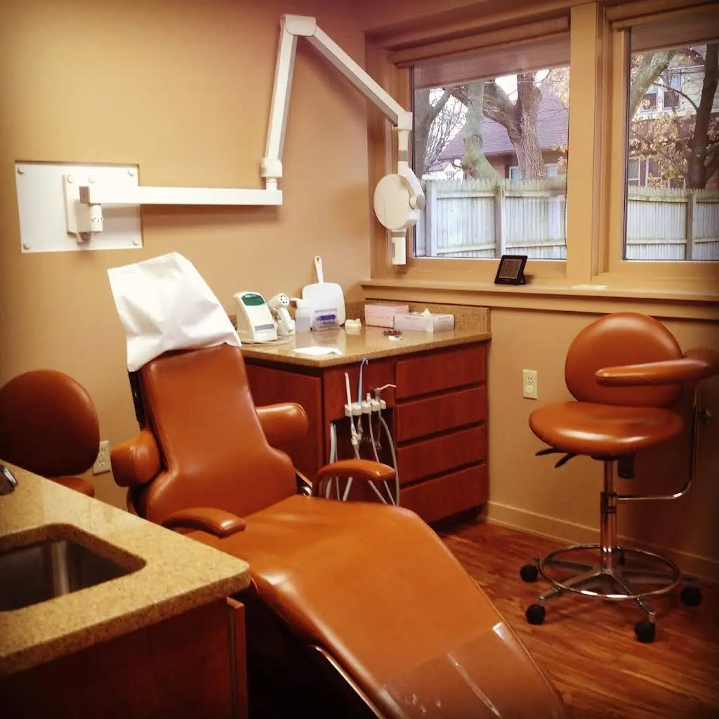 Racine Dentistry - Professional dental clinic exterior with modern facilities