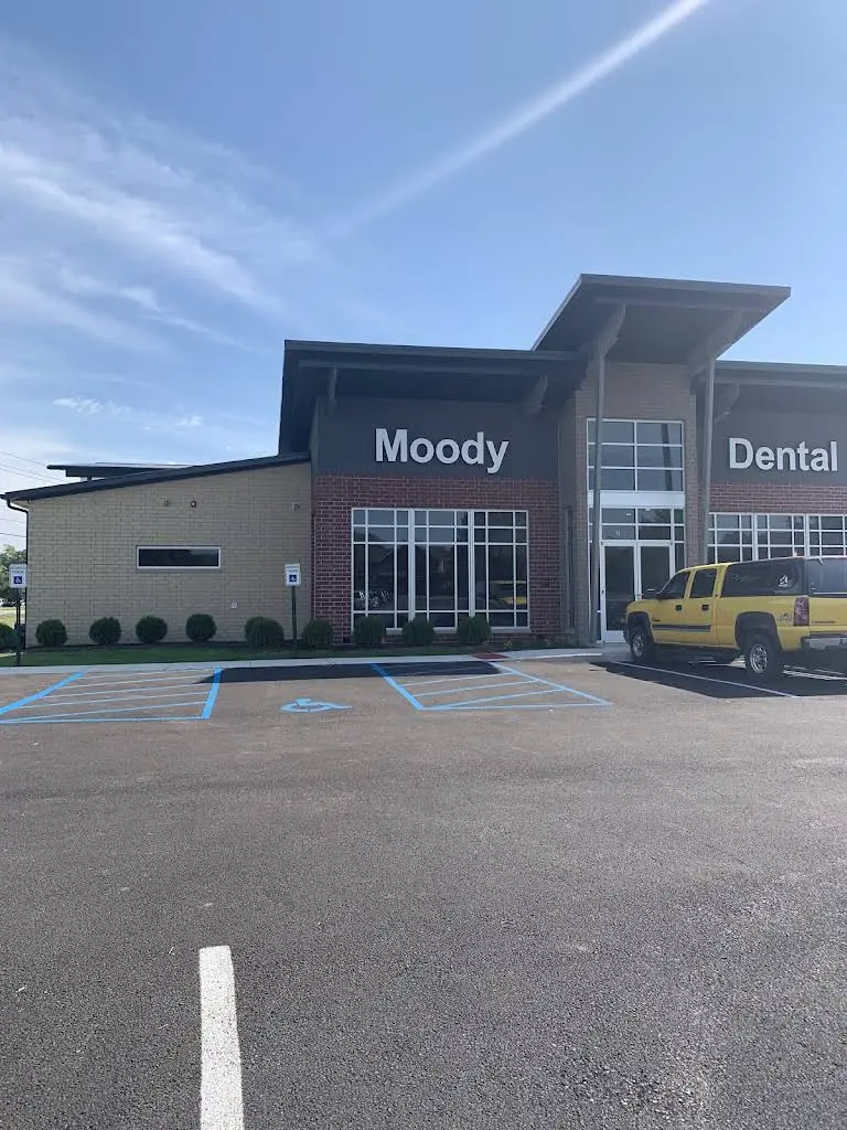 Moody Dental - Professional dental clinic exterior with modern facilities
