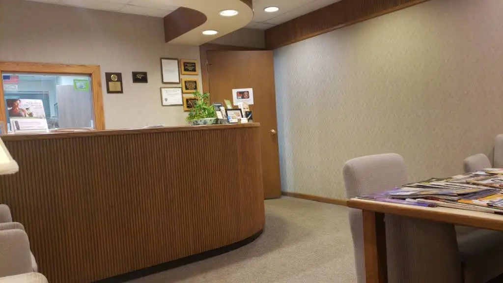 Indiana Implants & Dentistry - John Frazee DDS LLC - Professional dental clinic exterior with modern facilities