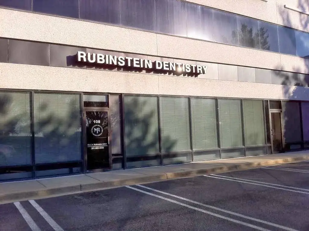 Rubinstein Dentistry - Professional dental clinic exterior with modern facilities
