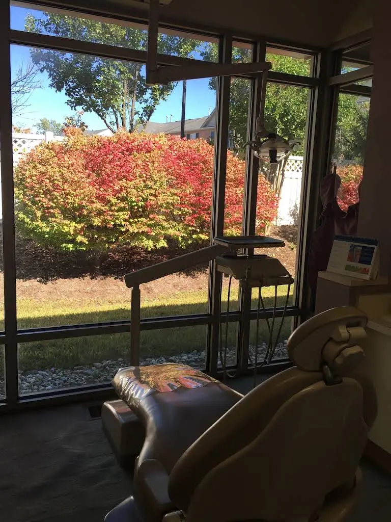 Towne Center Dental Care / Ronald J. Hollander, DDS - Professional dental clinic exterior with modern facilities