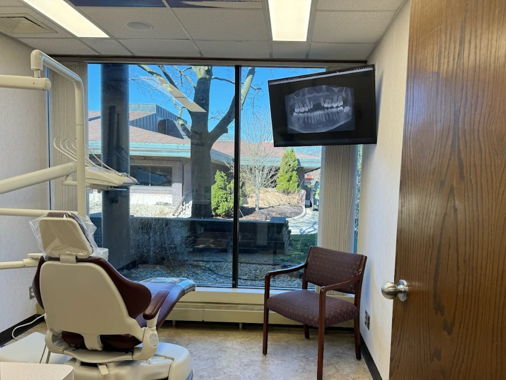 Urgent Dental Care - Professional dental clinic exterior with modern facilities