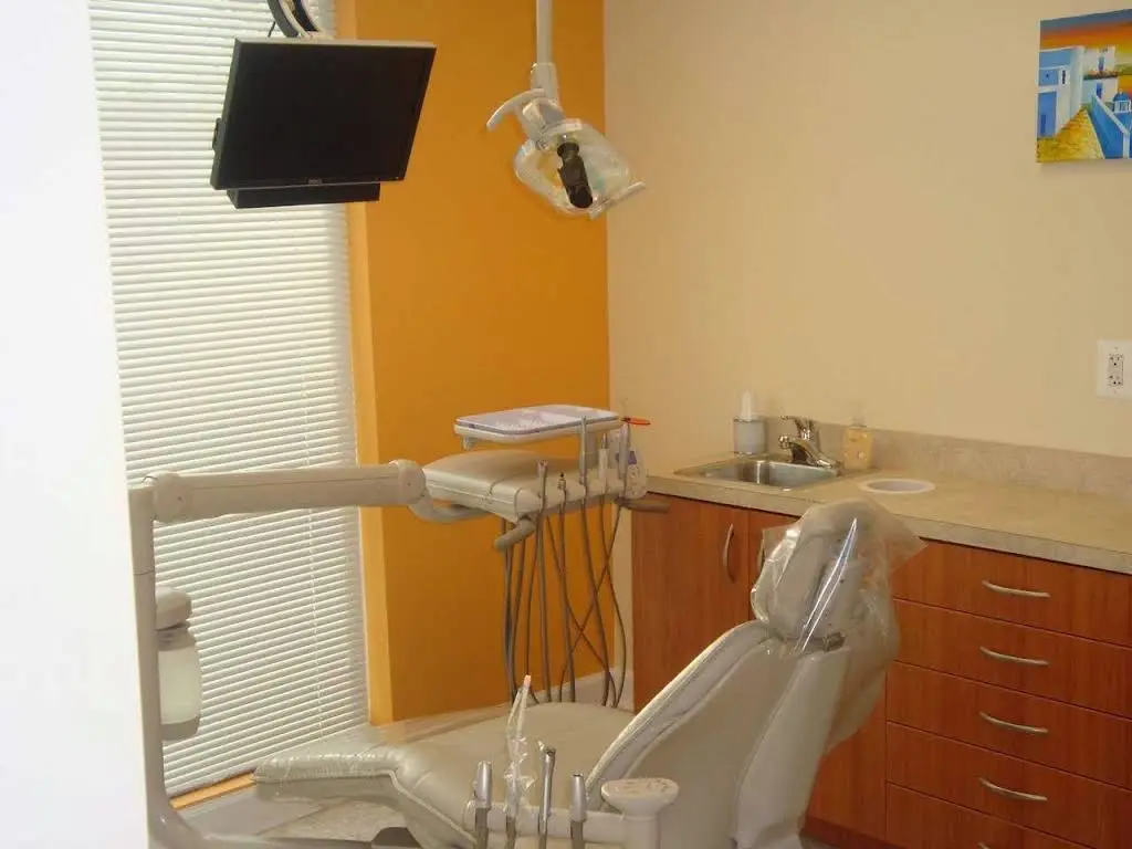 Healthy Smiles Dental - Professional dental clinic exterior with modern facilities