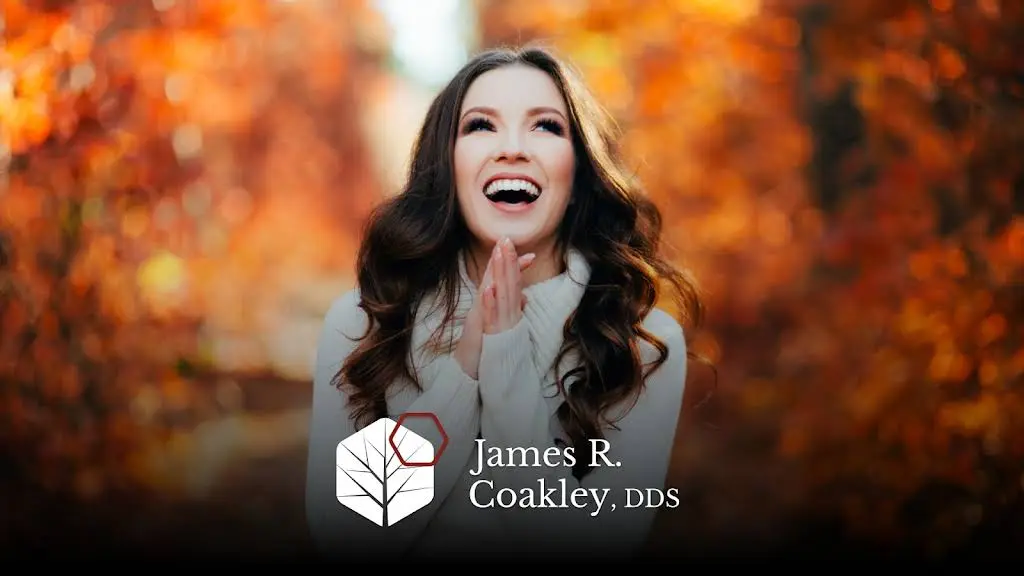 James R. Coakley, DDS, SC - Professional dental clinic exterior with modern facilities