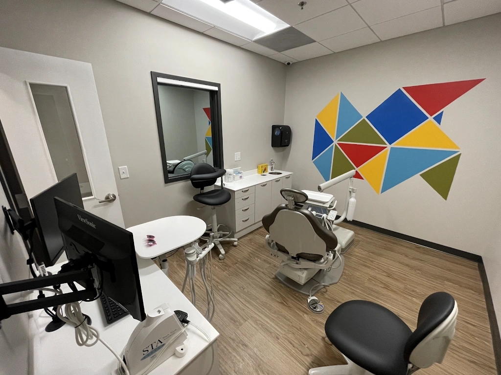 PlayWell Pediatric Dentistry - Professional dental clinic exterior with modern facilities