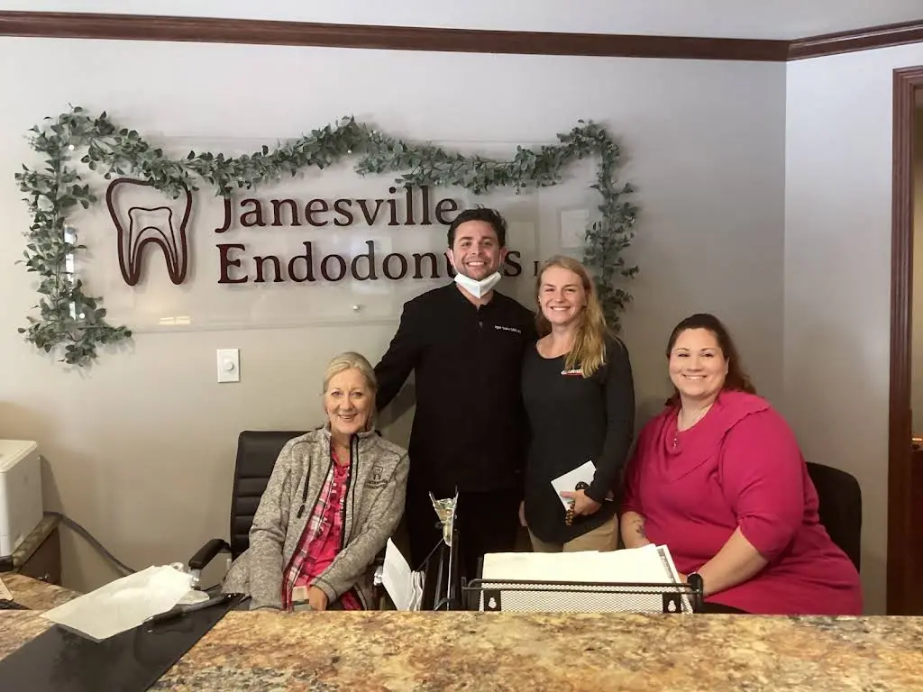 Janesville Endodontics - Professional dental clinic exterior with modern facilities