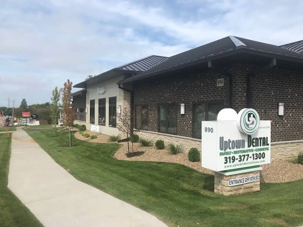 Uptown Dental - Marion Family Dentist - Professional dental clinic exterior with modern facilities