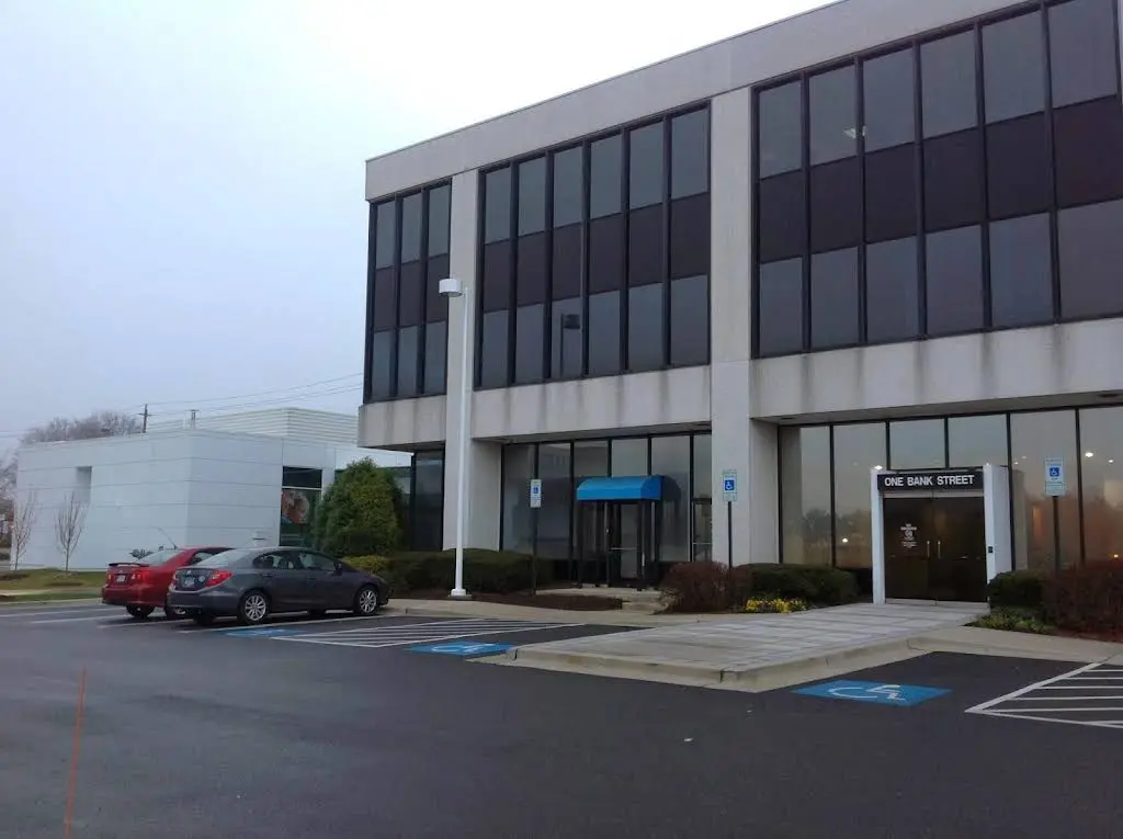 Quince Orchard Family Dentistry - Professional dental clinic exterior with modern facilities