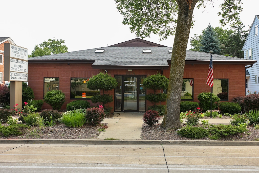 Howell Dental Group - Professional dental clinic exterior with modern facilities