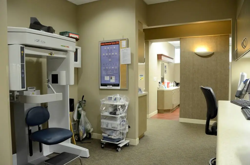 Cedar Rapids Smile Center, PLC - Professional dental clinic exterior with modern facilities