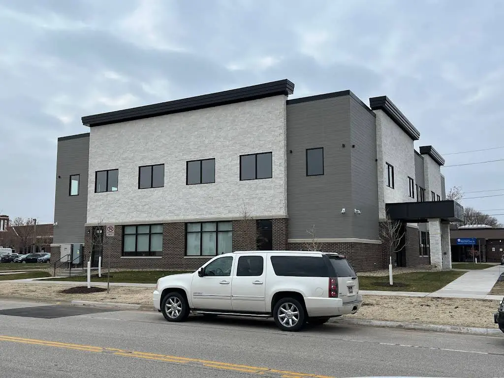 Eastern Iowa Health Center - Dental Health - Professional dental clinic exterior with modern facilities
