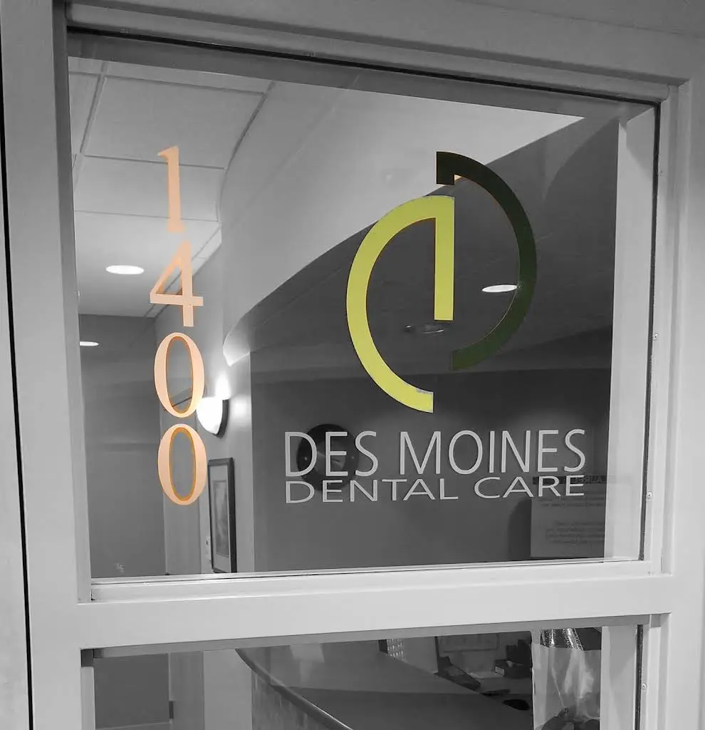 Des Moines Dental Care - Professional dental clinic exterior with modern facilities