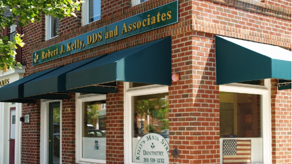 Robert J Kelly DDS & Associates - Professional dental clinic exterior with modern facilities