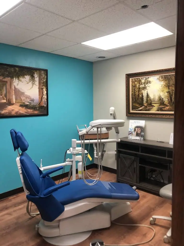 123 SMILE - Professional dental clinic exterior with modern facilities
