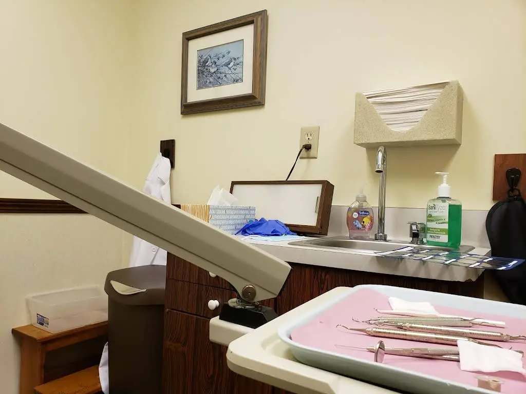 Dental Studio North Too - Professional dental clinic exterior with modern facilities