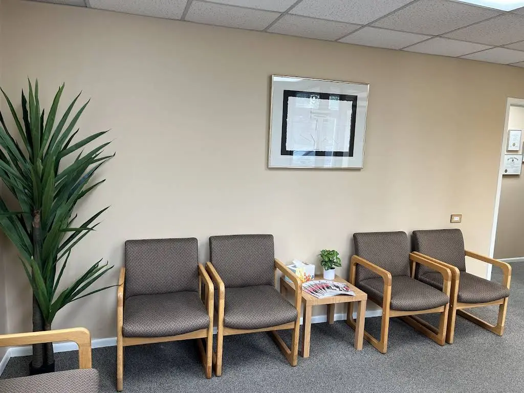 Franklin Plaza Family Dentistry - Professional dental clinic exterior with modern facilities