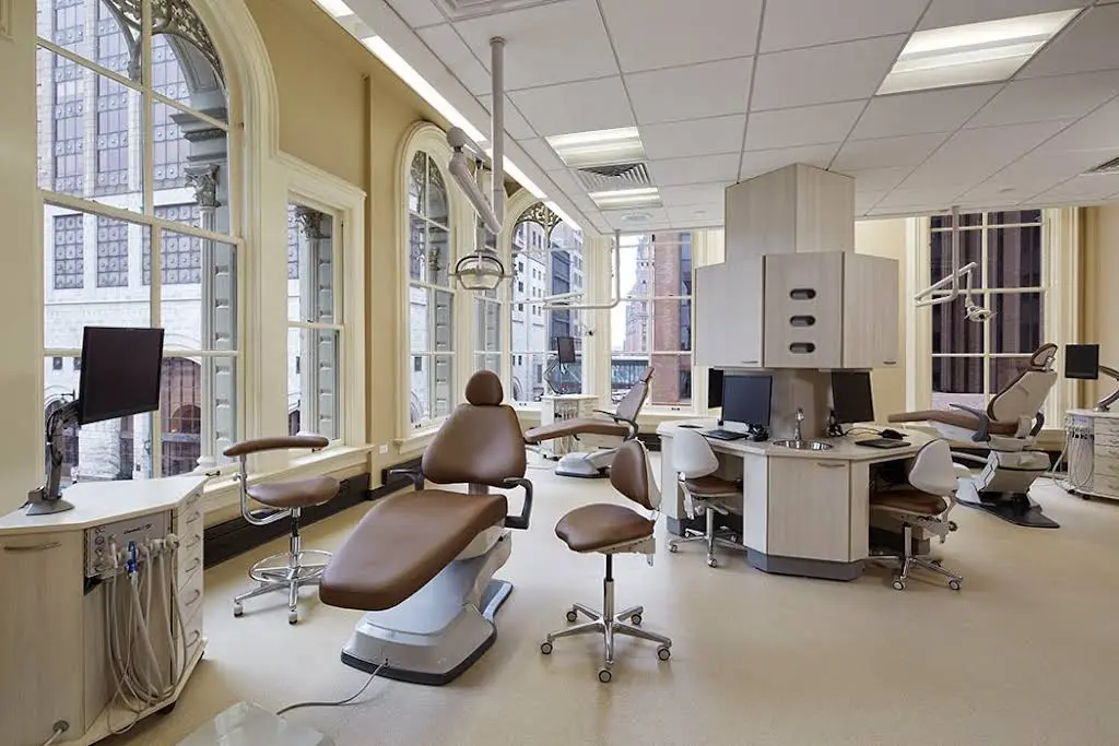 Dental Associates - MKE Downtown - Professional dental clinic exterior with modern facilities
