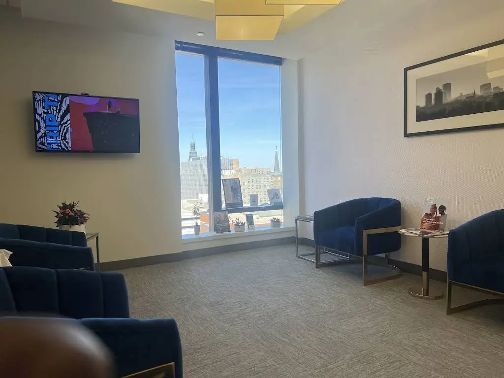 Major Dental Clinics of Milwaukee - Professional dental clinic exterior with modern facilities