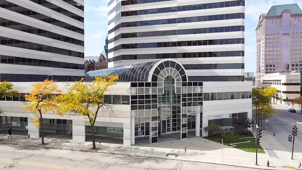 Bubon Orthodontics - Professional dental clinic exterior with modern facilities