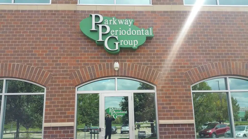 Parkway Periodontal Group - Professional dental clinic exterior with modern facilities