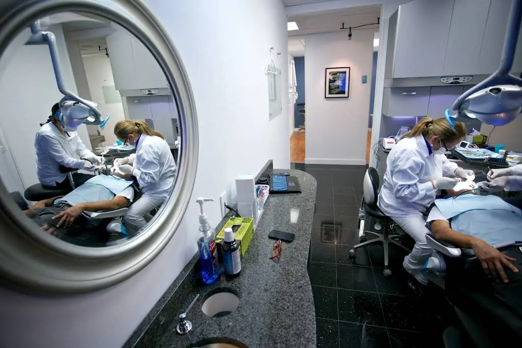 AMC Dental SPA - Professional dental clinic exterior with modern facilities