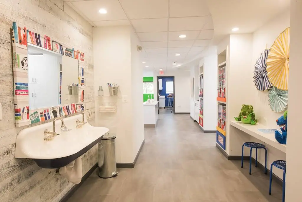 Tiny Tooth Pediatric Dentistry - Professional dental clinic exterior with modern facilities