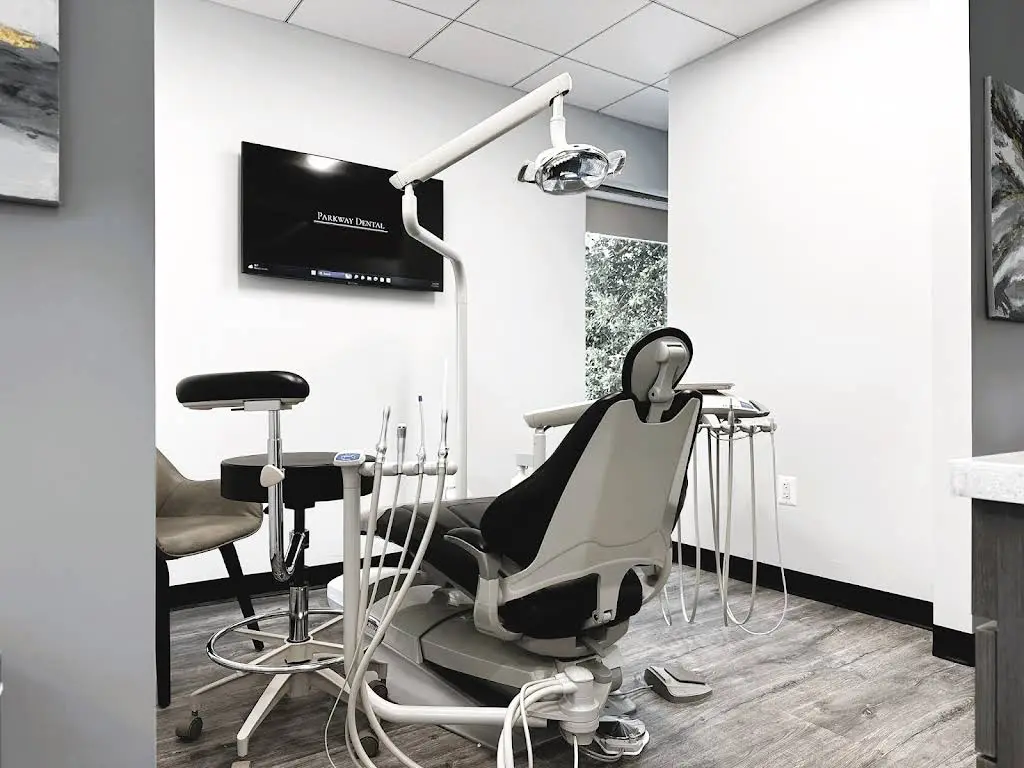 Parkway Dental - Professional dental clinic exterior with modern facilities