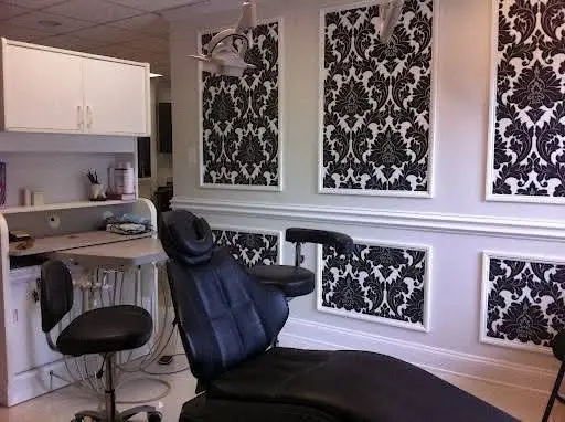 Lana Soules DDS, Inc. - Professional dental clinic exterior with modern facilities
