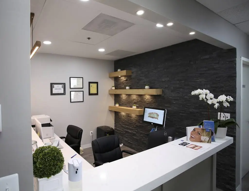 Centreville Dentistry - Professional dental clinic exterior with modern facilities