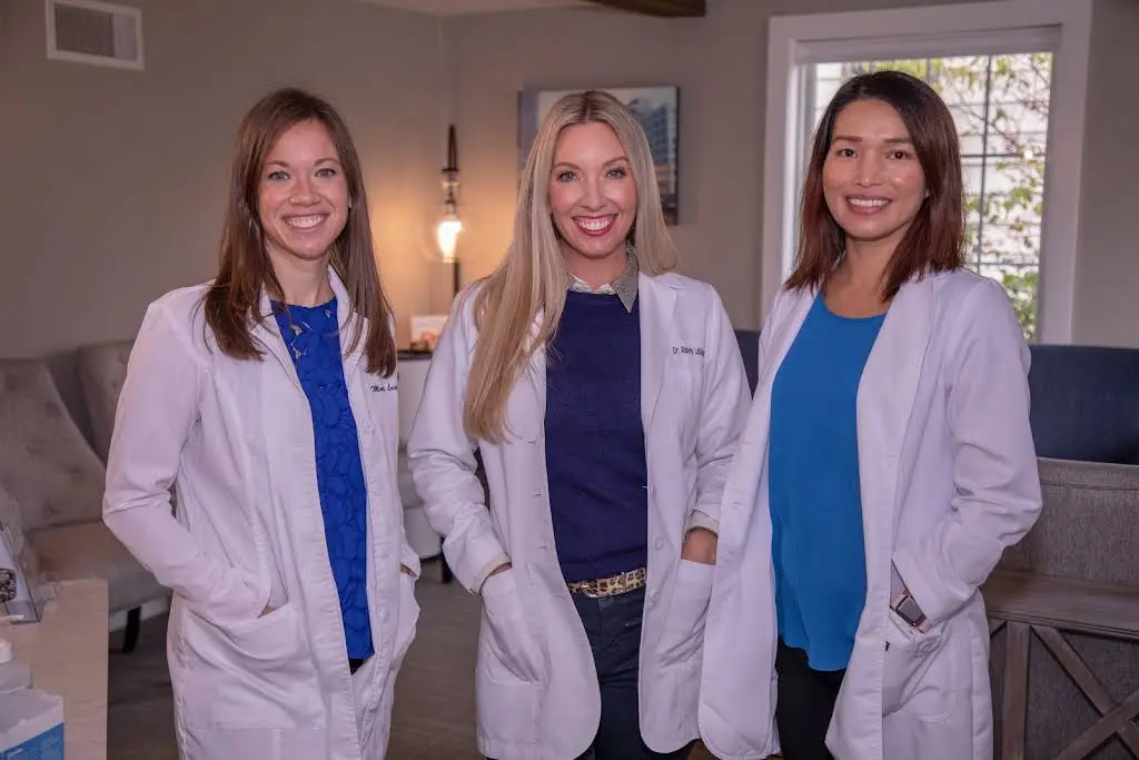 Lakeshore Family Dentistry - Glendale - Professional dental clinic exterior with modern facilities
