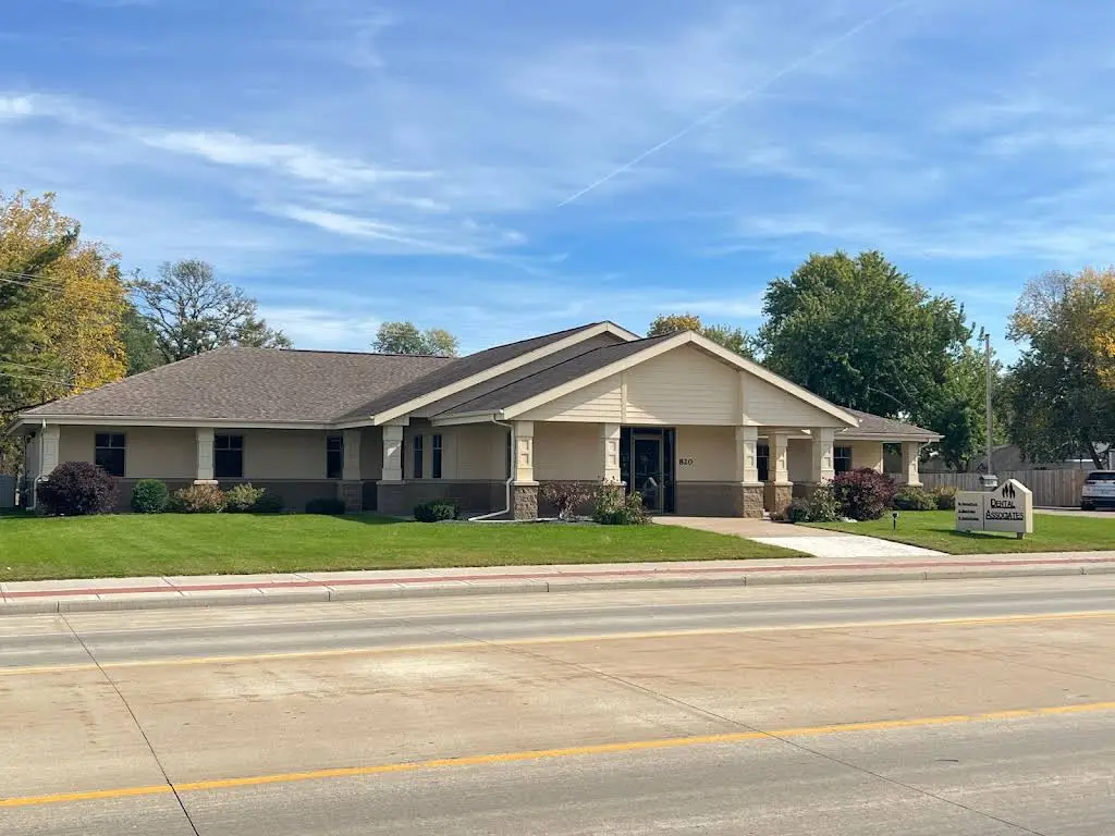 Dental Associates of Prairie du Chien, P.C. - Professional dental clinic exterior with modern facilities
