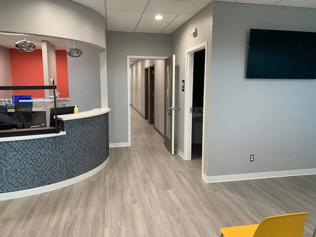 Smile Street Dental - Professional dental clinic exterior with modern facilities