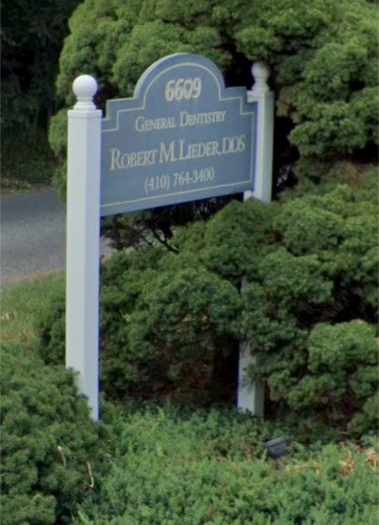 Robert M. Lieder, DDS, LLC - Professional dental clinic exterior with modern facilities