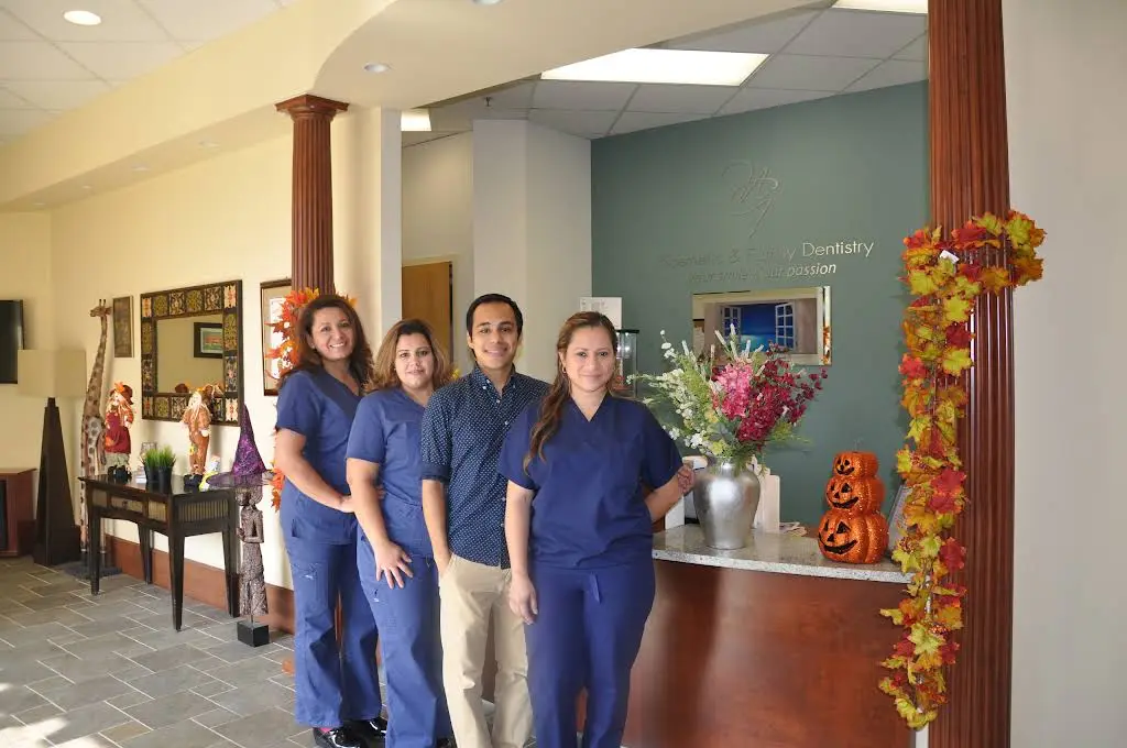 Herndon Brite Smiles - Professional dental clinic exterior with modern facilities