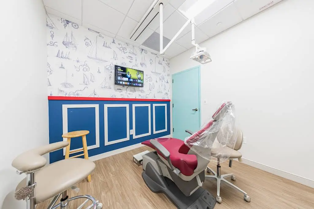 Kidz Dentistry - Professional dental clinic exterior with modern facilities
