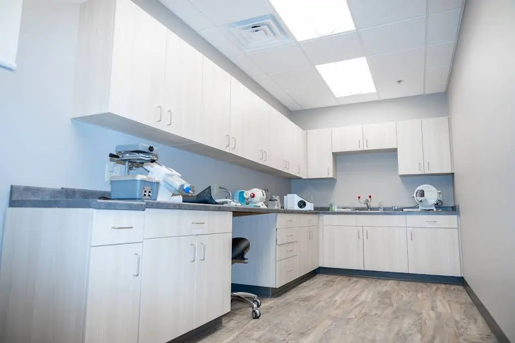 Andler Dental - Professional dental clinic exterior with modern facilities