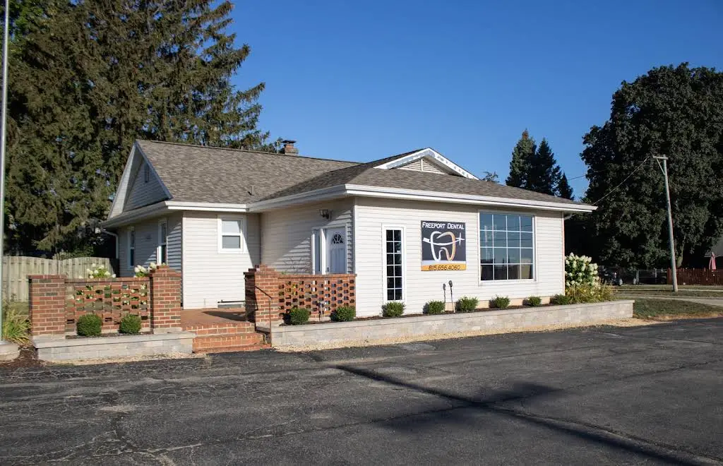Freeport Dental - Professional dental clinic exterior with modern facilities