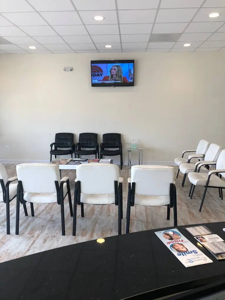 Smiles R Us Dentistry - Professional dental clinic exterior with modern facilities