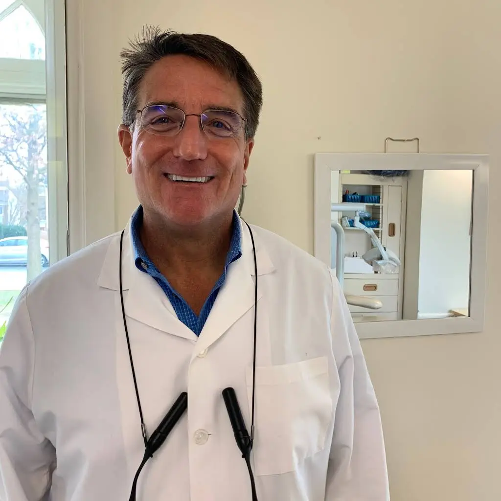 DeVeas Family Dentistry, LLC - Professional dental clinic exterior with modern facilities