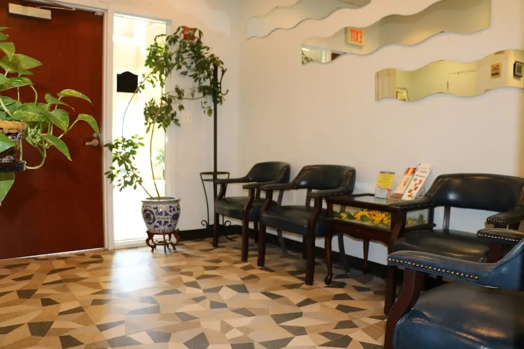 Mariah Shojaei Endodontics - Professional dental clinic exterior with modern facilities