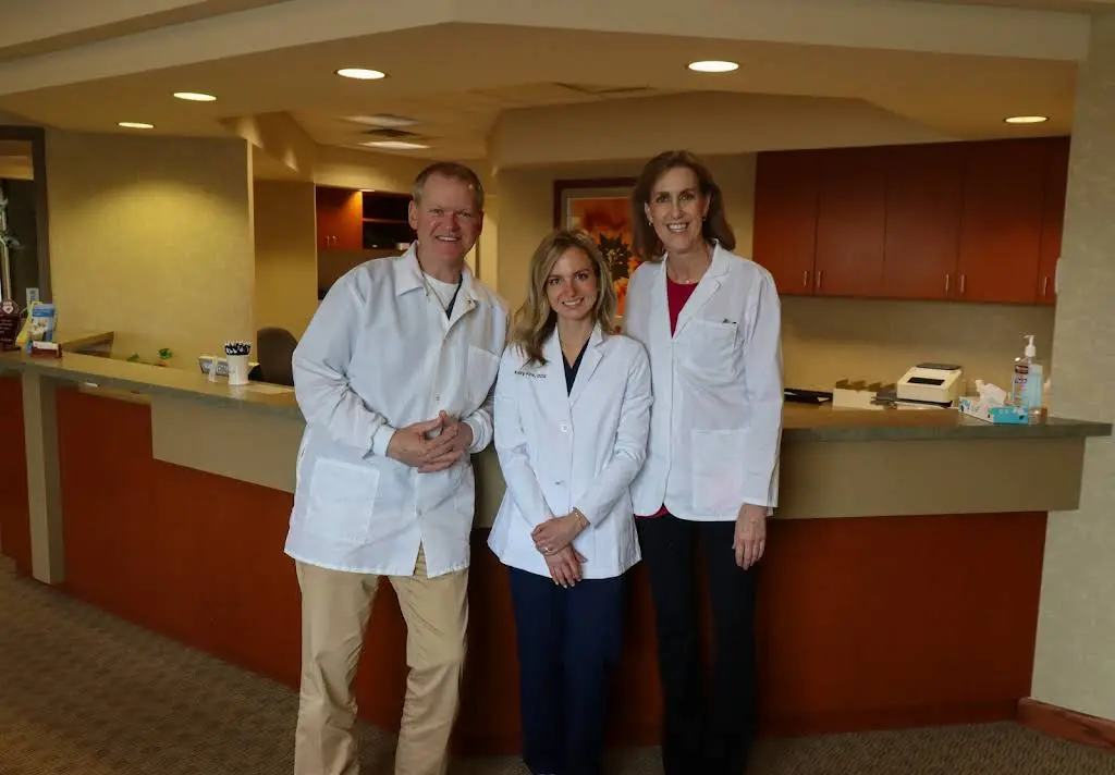 Drs. Larson, Hafner & Fink Family Dentistry - Professional dental clinic exterior with modern facilities