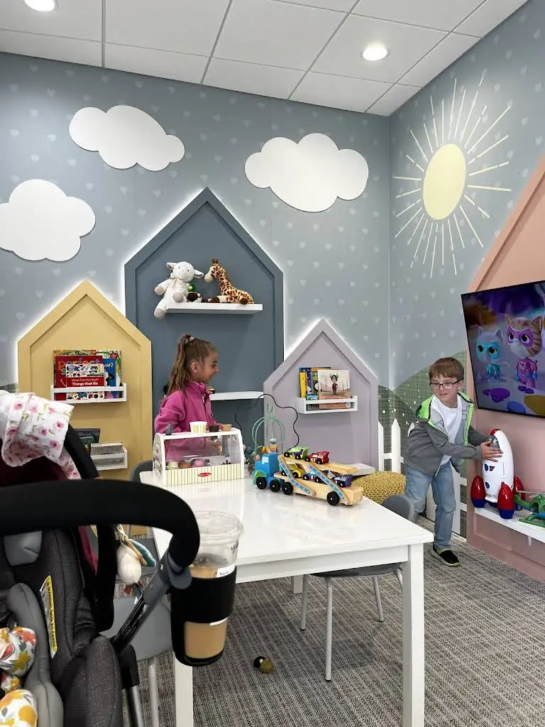 Bright Side Pediatric Dentistry - Professional dental clinic exterior with modern facilities