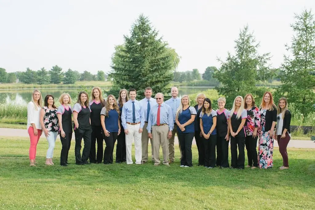 Mauthe & Associates DDS, SC - Professional dental clinic exterior with modern facilities
