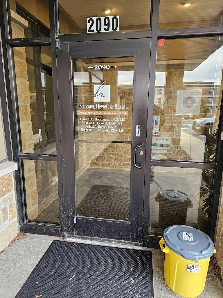 Wisconsin Orthodontics S.C. - Professional dental clinic exterior with modern facilities