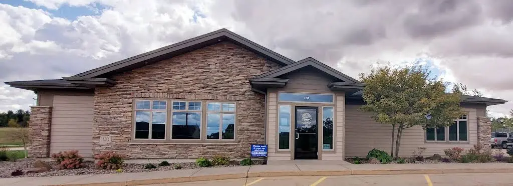 Oak Creek Dental - Professional dental clinic exterior with modern facilities